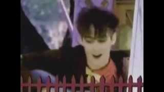 Aztec Camera - Oblivious (Official Video) (REMASTERED)