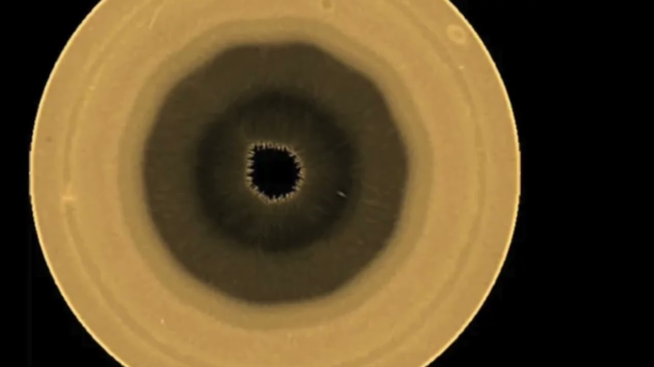 Los astrónomos descubren una misteriosa estructura de nubes de diez lados en el polo sur de Saturno