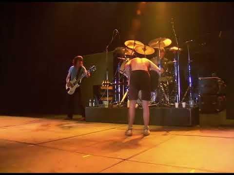 Angus Young AC/DC Guitar Swap - Out of tune and no strap