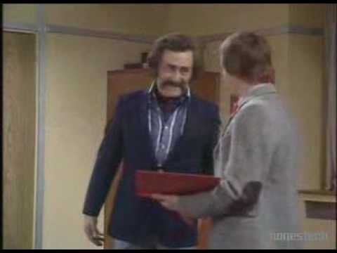 Mind your language - Juan Servantes