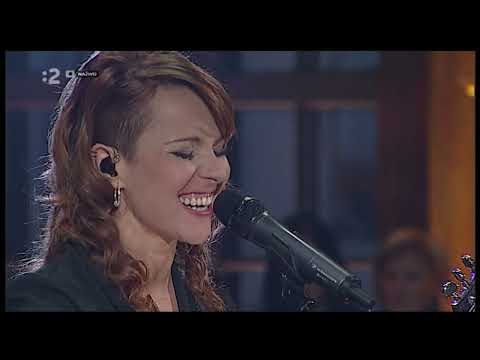 LIVE Katarína Knechtová - Za Tebou (Slovensko 2012 Advent)