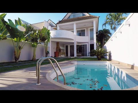 Excelente casa triplex com 304m², lazer na frente à venda no condomínio Blue Houses, Barra da tijuca