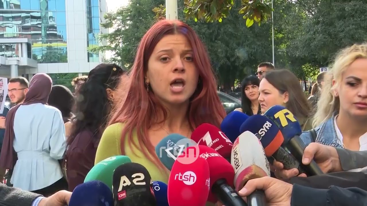 Protestat përhapen në rrethe, në Durrës studentët qëllojnë me vezë bashkinë, në Shkodër i thyejnë xhamat