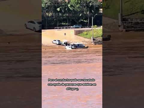 🚨 ¡UN AUTO CAYÓ AL RÍO URUGUAY!