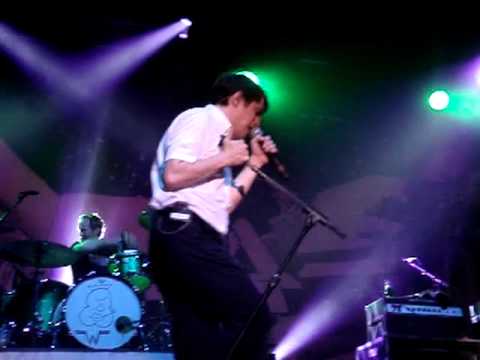 Falling For You - Weezer Memories Tour Chicago