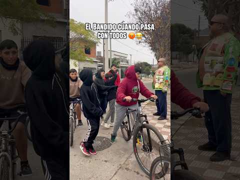El Bandido solo y Acompañado 😂 #humor #comedia #parati #barrio