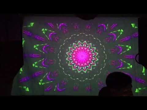 Unjin play DJ at Latchodrom