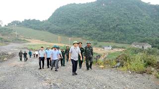 Đồng chí Bí thư Đảng ủy phường và đoàn công tác kiểm tra thực địa phục vụ diễn tập phòng thủ dân sự ứng phó cháy rừng và tìm kiếm cứu nạn năm 2026