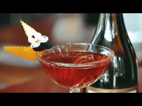 Champagne recipe: Cocktail with Ratafia (champagne liquor)