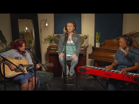 Acoustic Session | Stay Away by Genevieve Hannelius