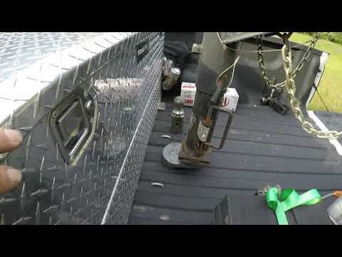 B & W OFFSET GOOSENECK HITCH