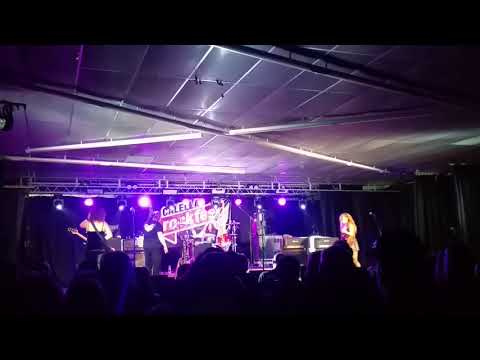 NASHVILLE PUSSY " She keeps me coming and I keep going back +CCKMP" Calella Rockfest