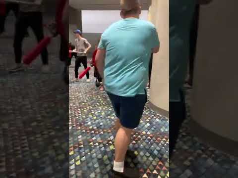 Momocon 2022 God save the queen!