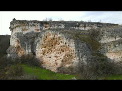 Харман кая:Скала с тракийски ниши, Harman kaia: Rock with Thracian niches.