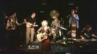 Gretchen Peters - Sunday Morning (Up And Down My Street)