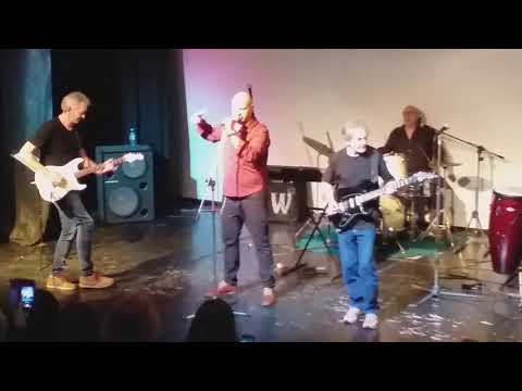 EL REVELDE  por Banzai