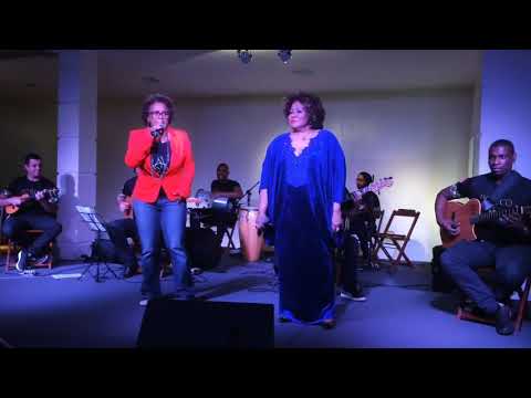 Não deixe o samba morrer - Alcione e Sandra de Sá.