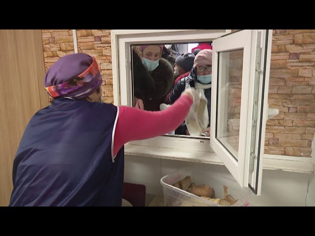 В Нурлате в пункте бесплатной раздачи еды более 100 нуждающихся ежедневно получают горячее питание