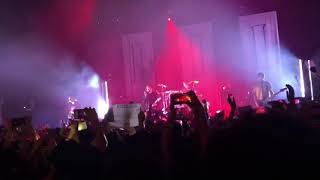 Moving Along  - 5 Seconds Of Summer Live in Singapore (02/05/2018)