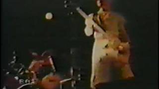 DEVO - Be Stiff - live 1980