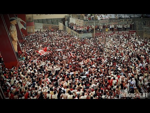 "" Barra: Trinchera Norte • Club: Universitario de Deportes • País: Peru