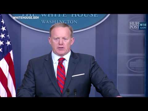 Sean Spicer Responds To United Airlines Forcibly Removing Passenger