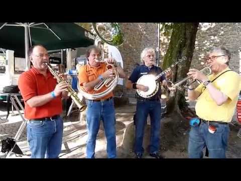 Friends of Dixieland play "Stevedore Stomp"
