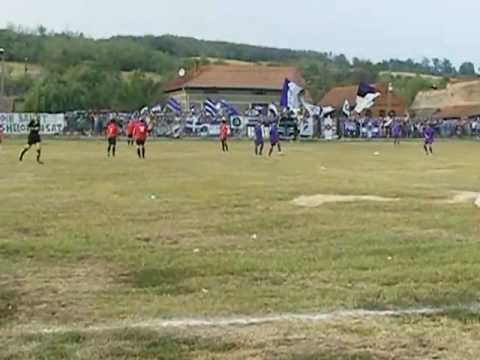 Unirea Leucuşeşti - ASU Politehnica Timişoara 1-4. Suporterii cântă "Zi cu soare"