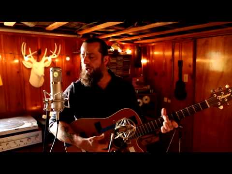 Sean Rowe: Razor of Love | Peluso Microphone Lab Presents: Yellow Couch Sessions