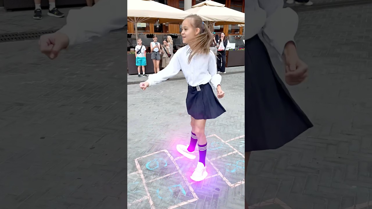 WALKING DANCE GAME 😱🔥🔥 LITTLE GIRL NEON SHUFFLE TUZELITY 😎😍