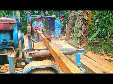 Sangat presisi penggergajian kayu kelapa di buat balok/blandar rumah pakai gergaji serkel rakitan