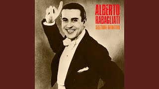 Kadr z teledysku Oi Marì tekst piosenki Alberto Rabagliati