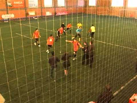 04 07 Jogo da copa das facções acaba em pancadaria.