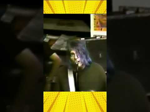 Kurt Cobain singing looking you directly to the eyes, 1991. #shorts