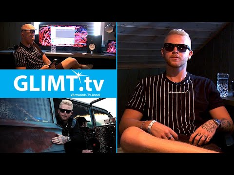 Tobias Calmby rappar på värmländska