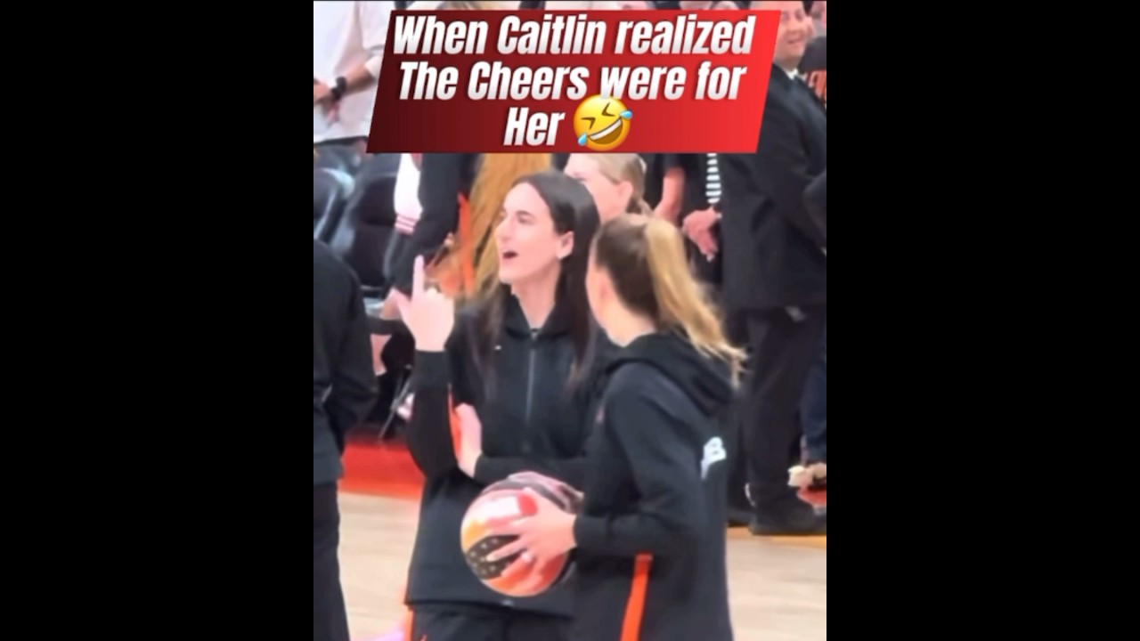 Caitlin Clark realizes the crowd was cheering for her #caitlinclark #wnba #shorts