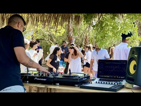 Br_no @ Deep Into the Roots - Hakuna Matata Stage