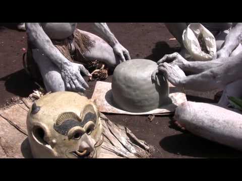 La tribu asaro: los hombres de barro.