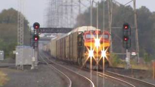 preview picture of video 'Kansas City Southern Belle on NS 212 at Bound Brook, NJ'