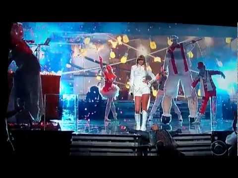 Taylor SWIFT 2013 Grammy Award Performance We Are Never Getting Back Together