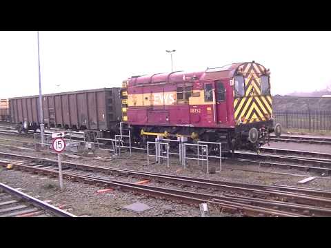 EWS 08752 shunting in Didcot Yard 11/02/13