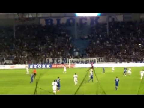1. FC Magdeburg - VfL Osnabrück 3:0 15.09.2015 Hüpfeinlage der Magdeburger vom Gästeblock aus
