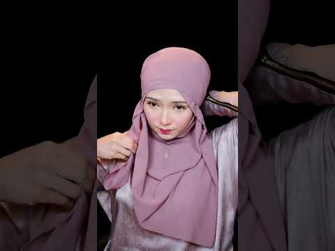 Bingung mau gayanya gimana pas Lebaran? Coba deh hijab Arabic style ini, bisa jadi inspirasi yang kece! ✨💖