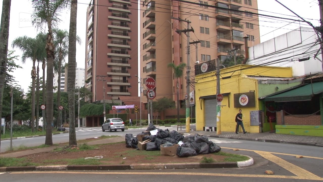 Confira a atual situação das ruas com a greve dos coletores; veja vídeo