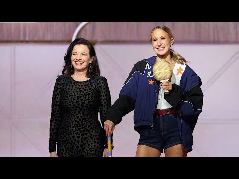 Host Nikki Glaser is "Golden" | 83rd Annual Golden Globes