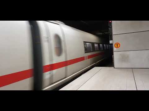 Einfahrt ICE-3 in Berlin Hbf auf Gleis 1