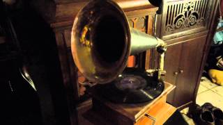 IF I COULD SING LIKE BING Vernon Travis plays 78rpm