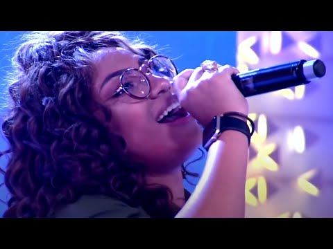 Filha de Deise do Fat Family, Talita Cipriano emociona família cantando Whitney Houston
