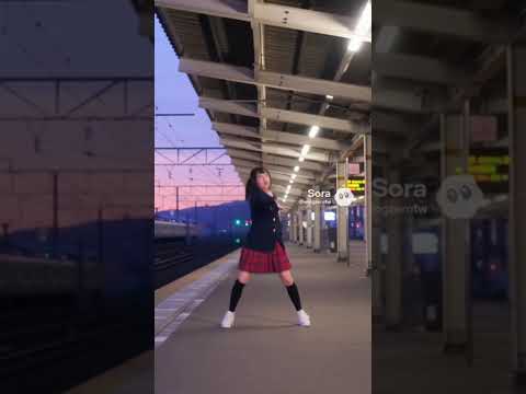 映画「制服ダンサー」 制服女子高校生歌うキレキレダンサー