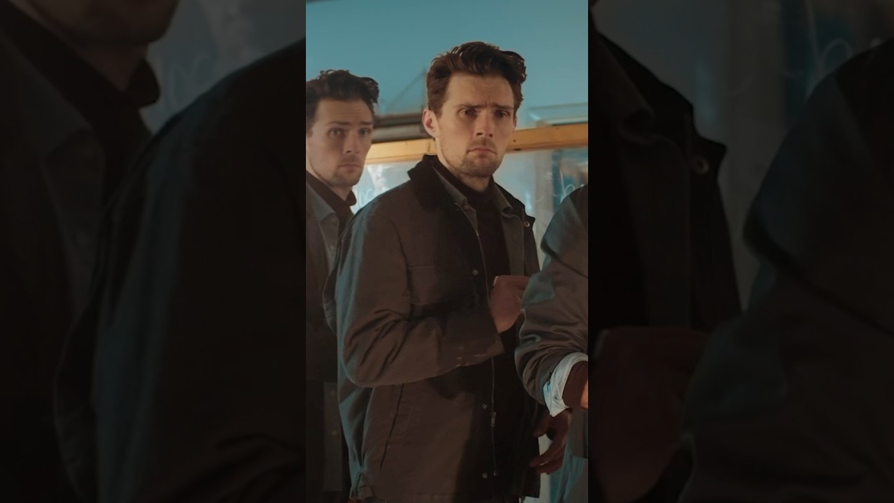 A self-obsessed scientist makes a time loop that threatens the universe.